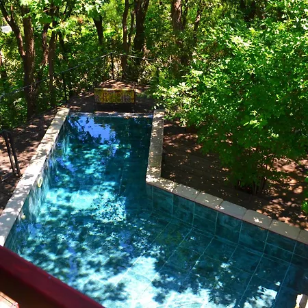 Guest house Maison De La Vigne 3*