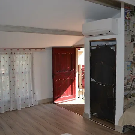 Guest house Maison De La Vigne