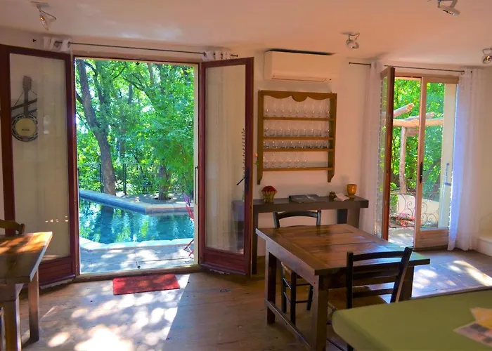 ゲストハウス Maison De La Vigne Venzolasca